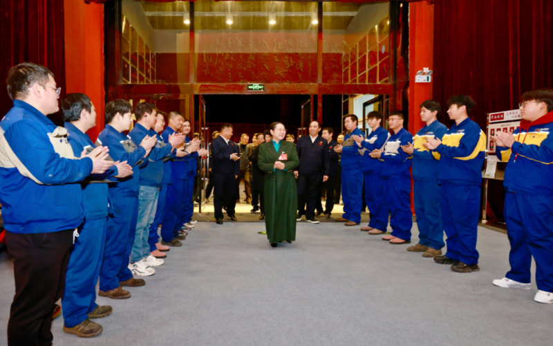 榮程集團歡迎全國人大代表、榮程集團董事會主席張榮華光榮履職載譽歸來