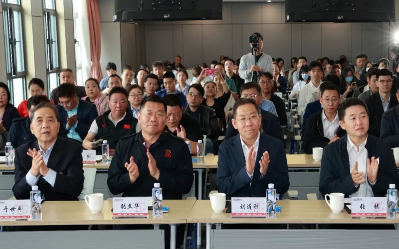 天津首場(chǎng)鐵路物流運(yùn)輸專場(chǎng)推介會(huì)在榮程集團(tuán)順利召開(kāi)，開(kāi)創(chuàng)先河！