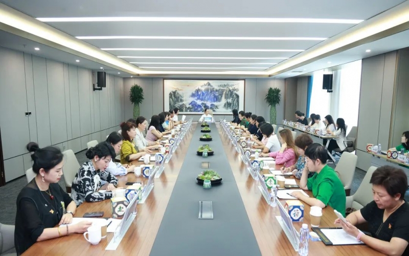 喜迎七一 向黨獻(xiàn)禮 - 張榮華主席與淄博市女企業(yè)家商會(huì)一行座談交流，凝聚她力量，展現(xiàn)她擔(dān)當(dāng)！